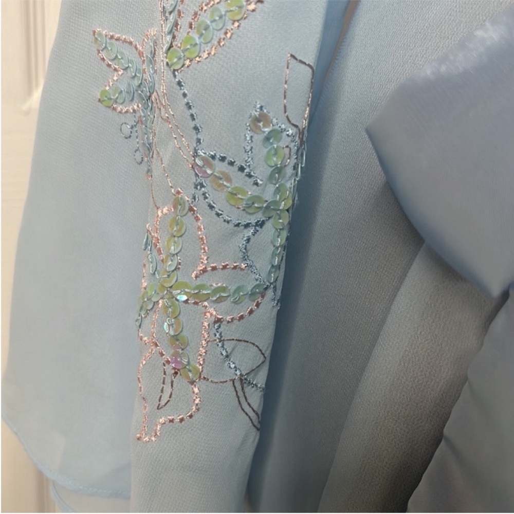 Le Vie en Rose NWT Semi Sheer Robe With Satin & Embroidery - Picture 6 of 6